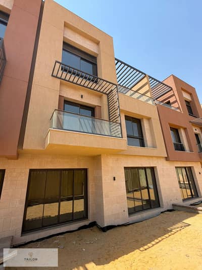 TOWN HOUSE FOR SALE IN DISTRICT 5 BY MARAKEZ READY TO MOVE WITH THE LOWEST PRICE