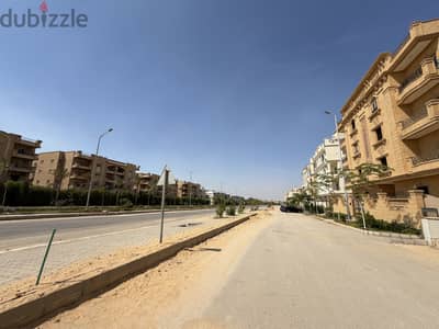 شقة للبيع بالأندلس واحد على الشارع الرئيسي