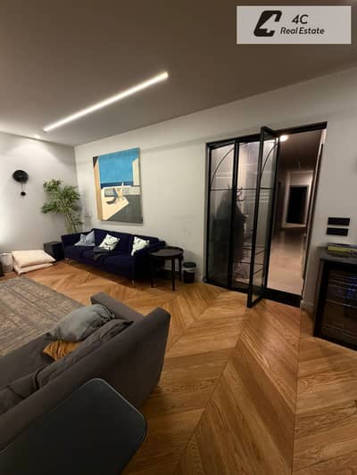 شقه luxury- استلام فوري 220م باقل سعر في الباتيو 7 لافيستا باقل اوفر مطلوب لسرعه البيع open view landscape جاهزه للسكن