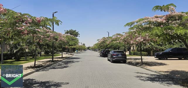 استلم فوراا بفيو مقتوح ع اللاندسكيب - بسعر لايقارن في اكتوبر الشيخ زايد نيو جيزة وصلة دهشور تاون هاوس 211م موقع مميز جداا