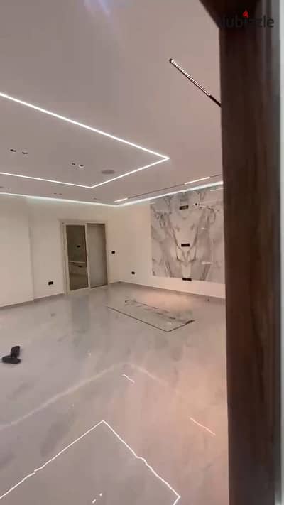 شقة مميزة للبيع بكمبوند وصال