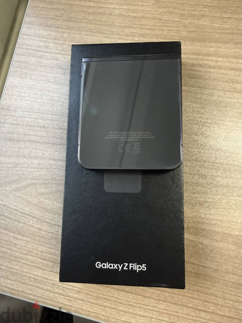 Samsung Z Flip 5 1