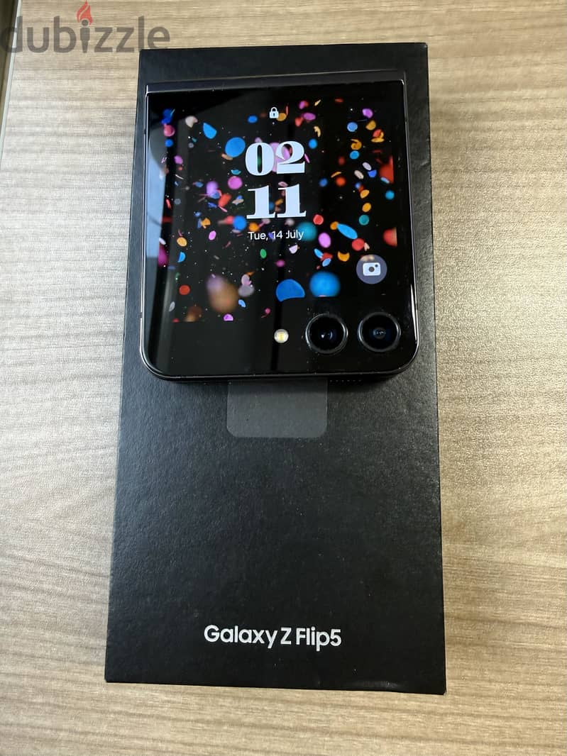 Samsung Z Flip 5 4