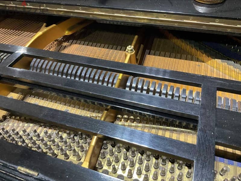 PIANO BLÜTHNER 3