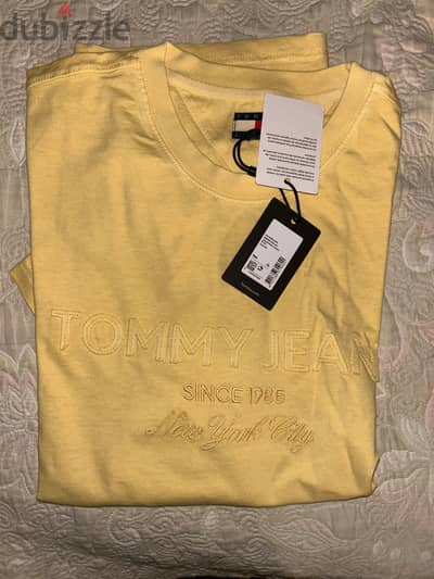 3 Tommy Hilfiger Original (United Kingdom) T-Shirts