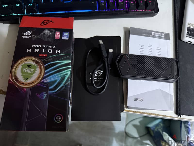 ROG Strix Arion Lite M. 2 NVMe SSD Enclosure 1