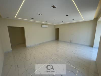 شقة 3 غرف مطبخ بالاجهزة  جاهزة للسكن في إيستاون