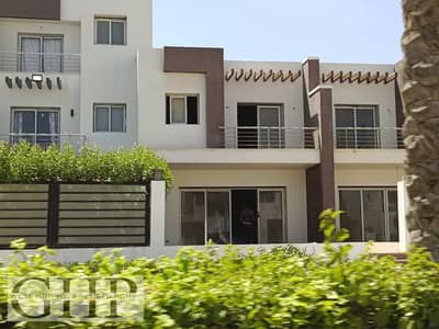 Prime Location |  Fully finished Middle Townhouse Classic for Sale | Hyde Park