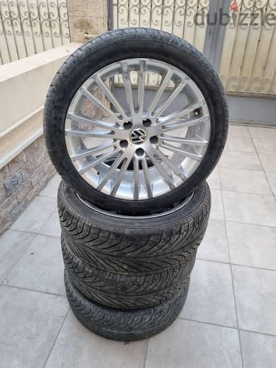 طقم جنوط أصلية فولكس فاغن كينغستون 18 بوصة بالكاوتش (Kumho)