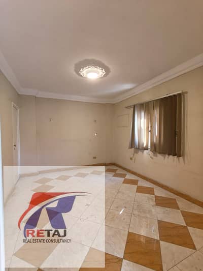 بالنحاس الرئيسي أمتلك واستثمر شقه مسجله بالمربع الذهبي بحريه