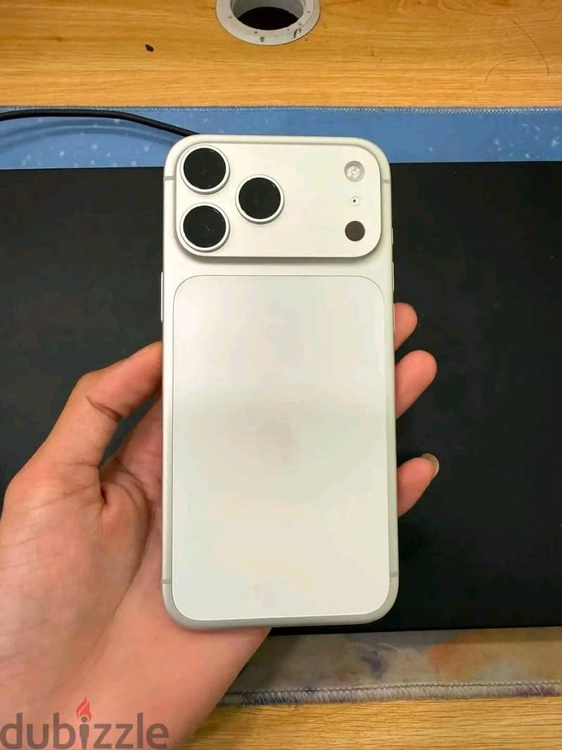Apple - iPhone 17 Pro Max 2