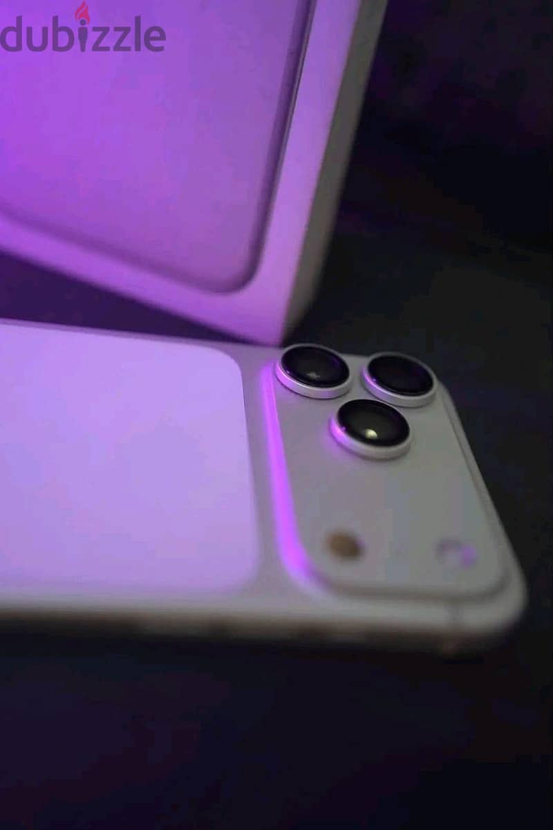 Apple - iPhone 17 Pro Max 3