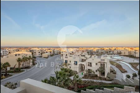 استلام فوري | امتلك شقتك برووف خاص وإطلالة بحرية كاملة في Makadi Heights بأقل سعر في السوق