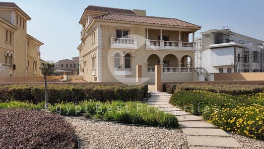 for sale villa 4bedroom  open view corner bahri directly 90th road with 5%dp installment 10years -hot deal in market