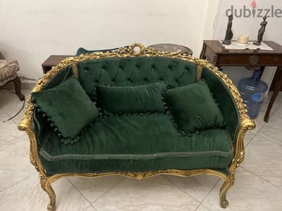 ‏كنبة صغيرة  قماش قطيفه