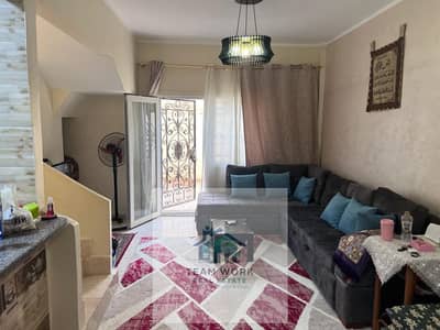 شاليه لوكس للبيع كمبوند حدائق زايدعلي شارعLuxury chalet for sale in Hadayek Zayed Compound, located on the street.