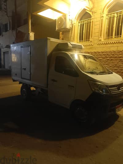متاح سيارة ربع نقل تبريد أو صندوق عادى للعمل بالسائق لنقله أو بالمشوار