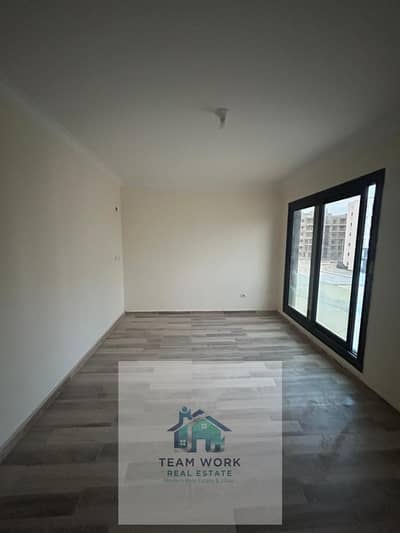 فيو مفتوح وإطلالة ساحرة. . شقة 130م² تشطيب كامل للإيجار بـ "كمبوند Bliss Gate"! Open view and charming scenery. . 130m² fully finished apartment for re