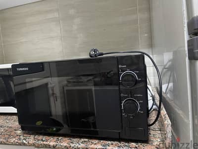 ميكروويف Tornado 20L – 700W – جديد
