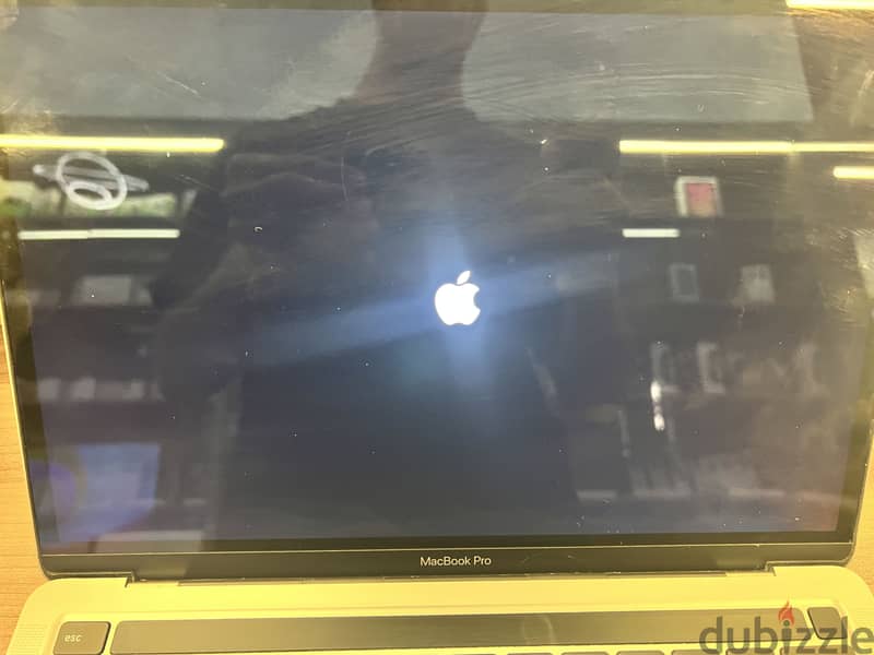 Apple-MacBook Pro 2020-core i5-16 Ram 8