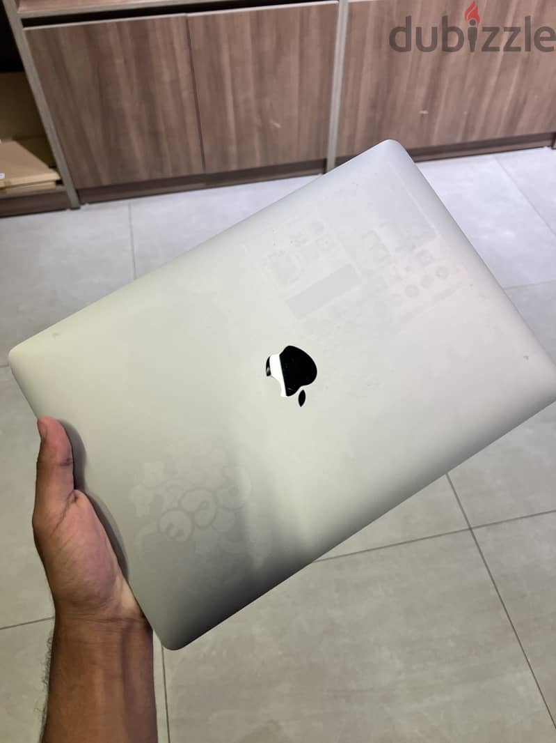 Apple-MacBook Pro 2020-core i5-16 Ram 9