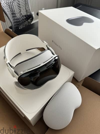 Apple Vision Pro 256GB M2 – Used Only 4 Hours