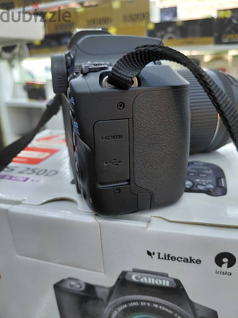 Canon 250D 4