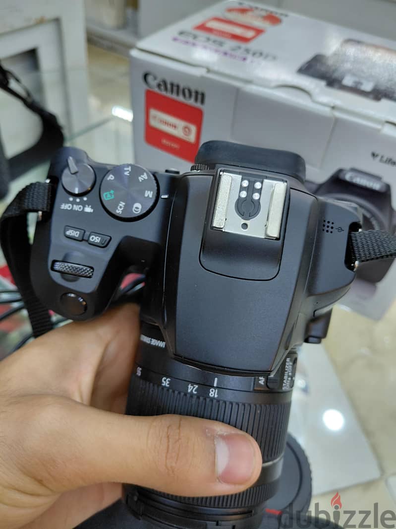 Canon 250D 7