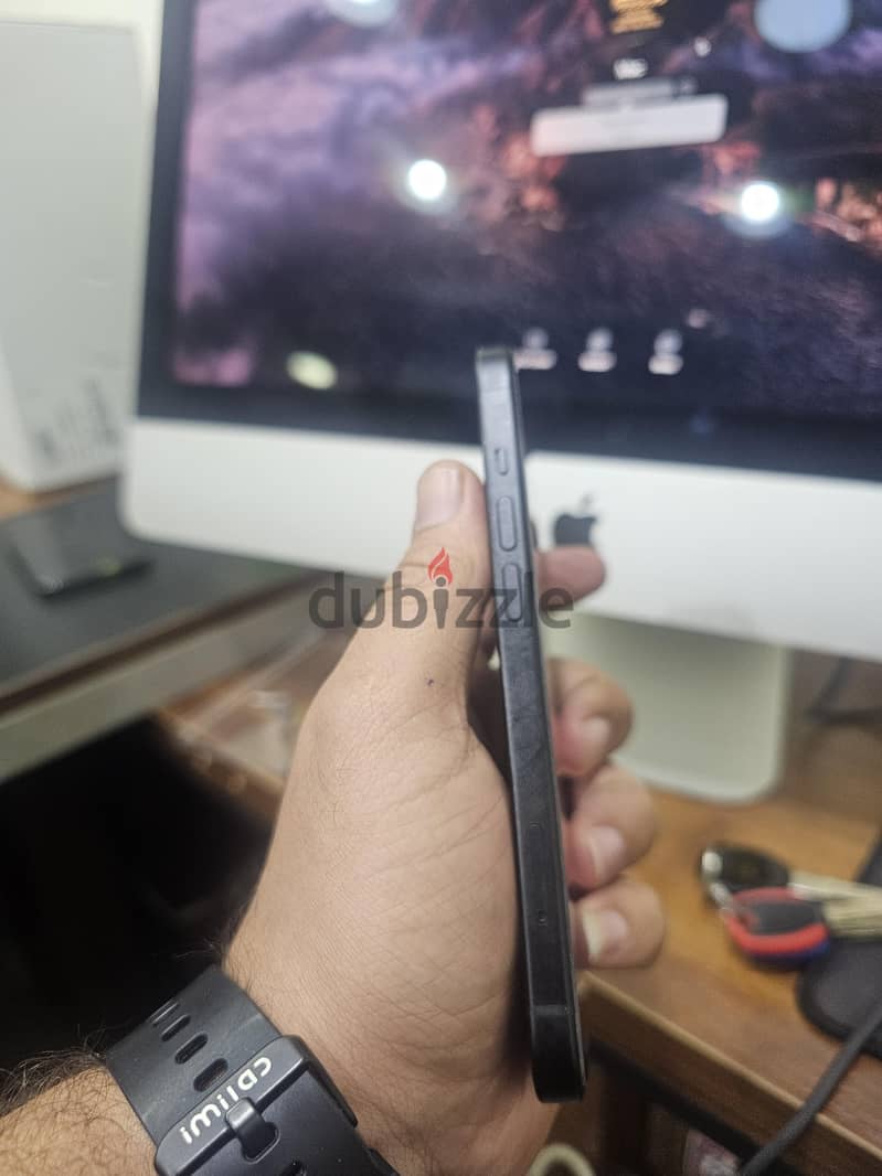 iPhone 15 / 256 GB Good condition 4