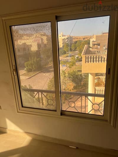 شقه متشطبه بالحى الرابع ڤيلات  العبور