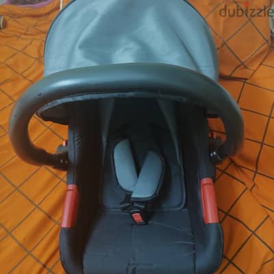 Stage 1 car seat excellent condition like new -كارسيت مرحلة اولي