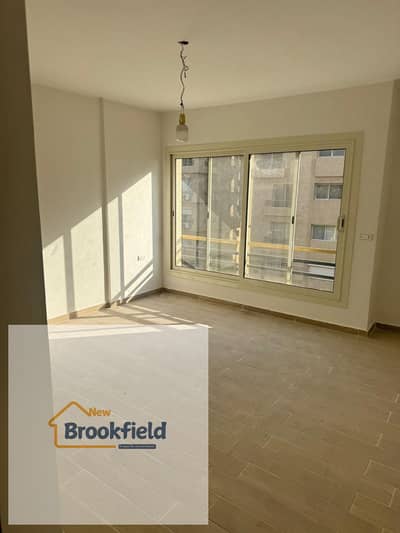 شقه للايجار اربع غرف فى كمبوند ذا سكوير الاهلى صبور بالتجمع الخامس فيو مميز جداApartment for Rent in The Square Al Ahly Sabbour Exceptional View