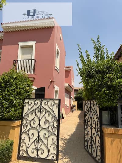 ايجار فيلا استاندالون مفروشة بالكامل في ميفيدا Mivida القاهرة الجديدة New Cairo 302م أرض 455م 4 غرف 4 حمامات غرفة خادمة