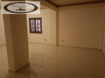 شقة بالمطبخ للايجار التجمع الاول الياسمين بالقرب من محور السادات  ڤيو جاردن تشطيب  سوبر لوكس  الدور : الثالث بدون اسانسير المساحه : ١٧٠م٢ + ٥٠م٢ تراس
