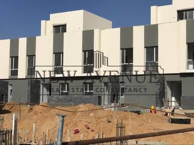 Town house at al burouj compound phase falk very prime location direct on land scape pocket