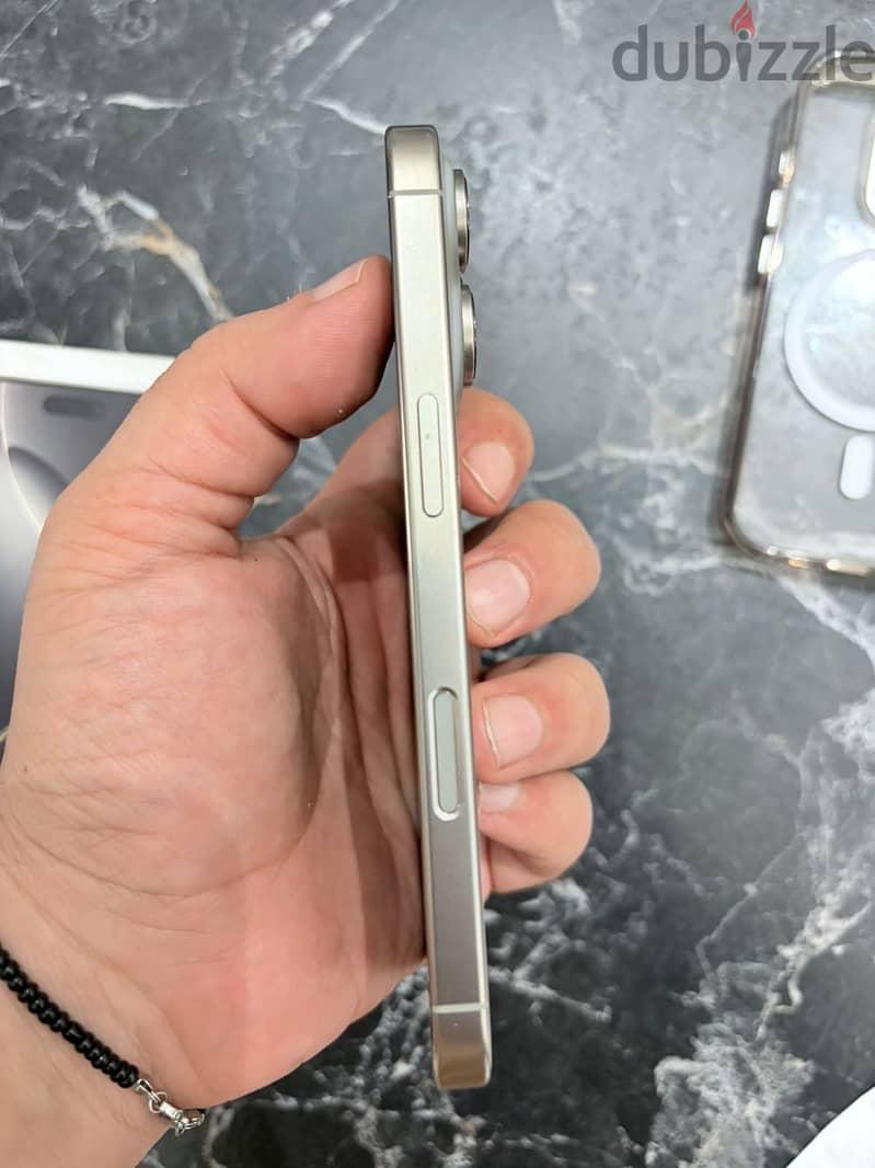 Apple - iPhone 16 Pro 4
