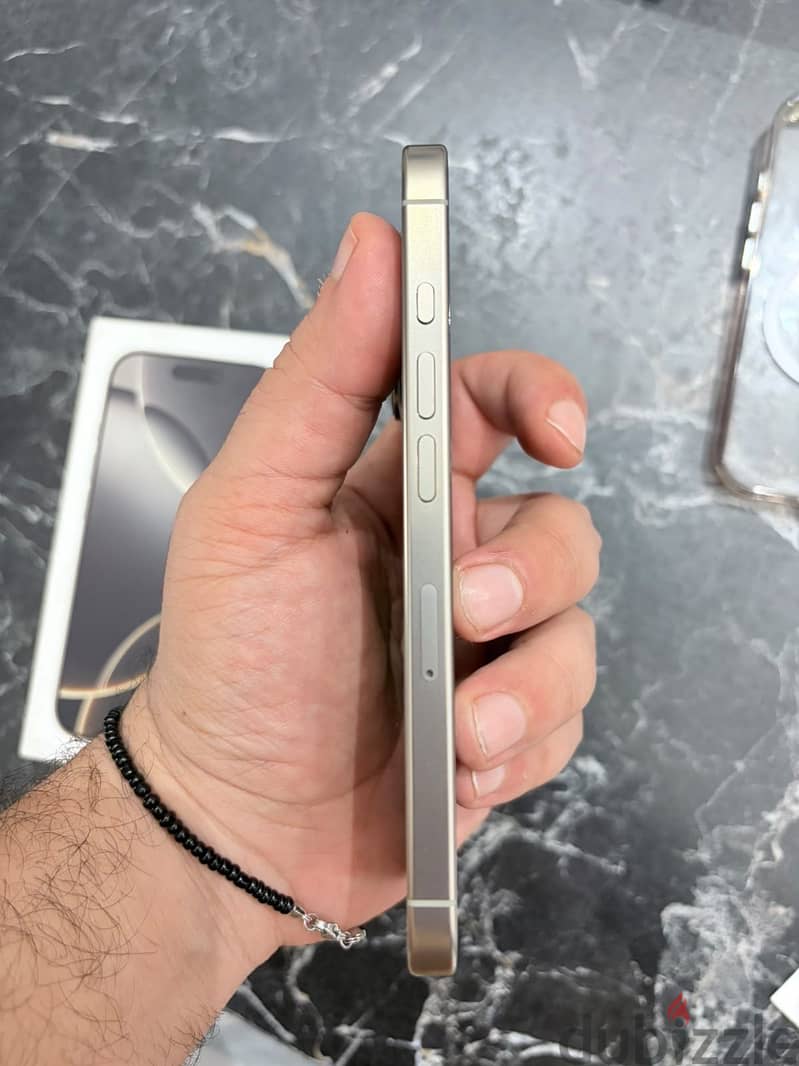 Apple - iPhone 16 Pro 7