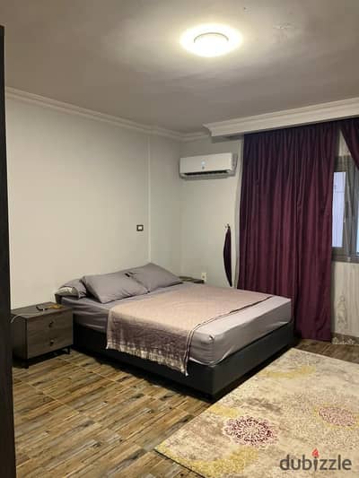Furnished apartment for rent, two bedrooms and a bathroom, in Darna, Al-Saada Street. The apartment is fully air-conditioned, close to Carrefour and Zahraa Al-Maadi, and Fifty Mall, and a quarter of an hour to the Fifth Settlement. Next to all services. Required 28 thousand monthly for a year. 01503622666