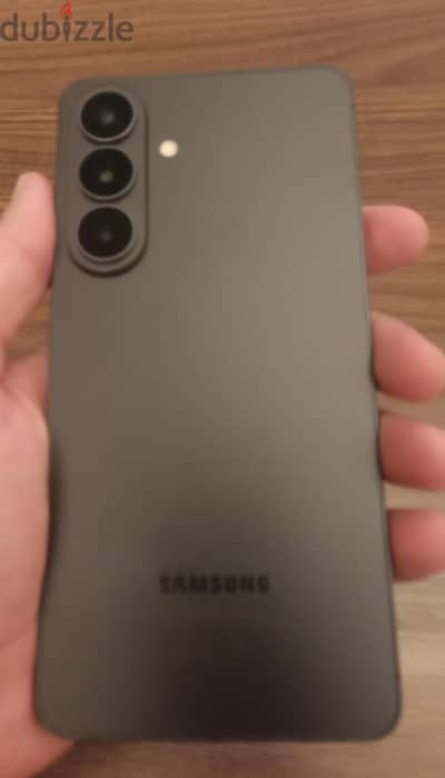 Samsung galaxy s26 plus used for 1 week only