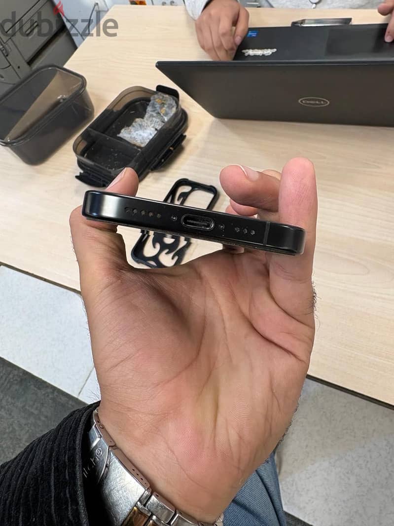 Apple - iPhone 16 Pro 6
