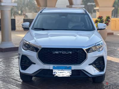 جيتور  x70 ليموزين ٢٠٢٦ ٧راكب للتوصيل بالسائق للمط وجميع الأماكن