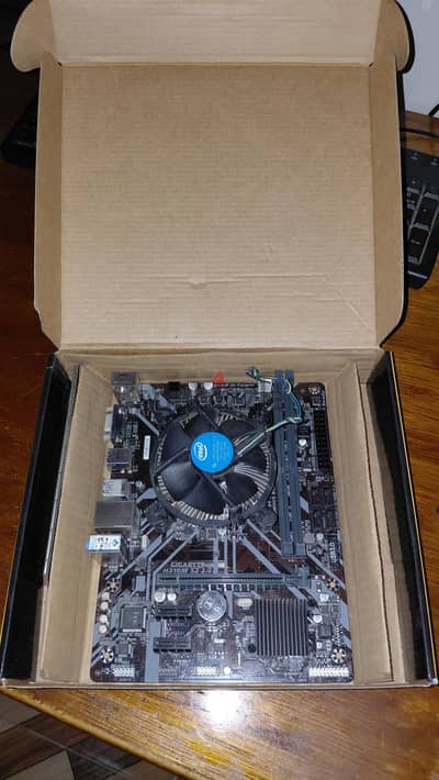 معالج i3 9100f بالماذر بورد gigabyte h310m