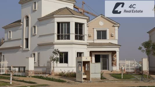 Townhouse with down payment and installments resale below developer price in Mountain View 1.1 New Cairo near Golden Square and 90 Street sale