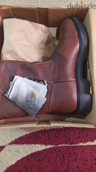 جزمة سيفتي  امريكي اصلي red wing  Red Wing جزمe بالكرتونة