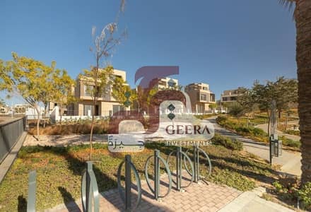 فرصة استثنائية | توين هاوس 300م + روف palm hills new cairo