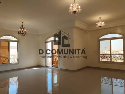 Luxurious apartment for rent with an area of 225 meters in Al-Narges 6 Villas (Fifth Settlement) - First floor, garden view, 3 rooms, reception area with 3 sections, and wooden kitchen