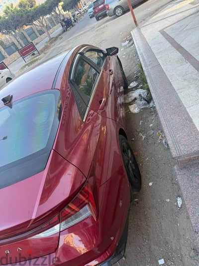 Hyundai Elantra 2022