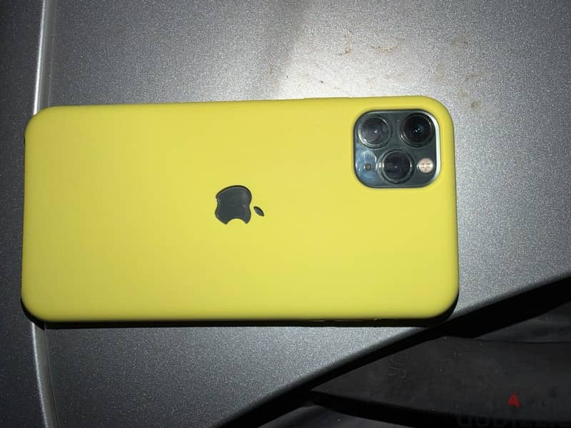 Apple - iPhone 11 Pro Max 3