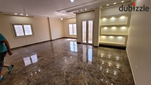 للايجار شقة فاخرة بالنرجس فيلات بالمطبخ الخشب والتكيفات والسخانات  وبالجراچ
