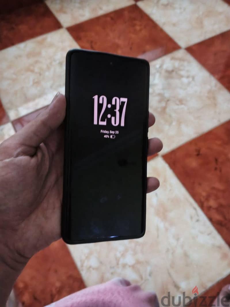 Vivo V40 4